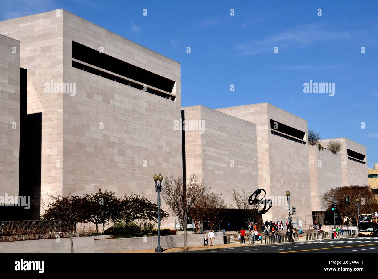 Washington, DC : l'Avenue de l'indépendance façade de la National Air and Space Museum Banque D'Images