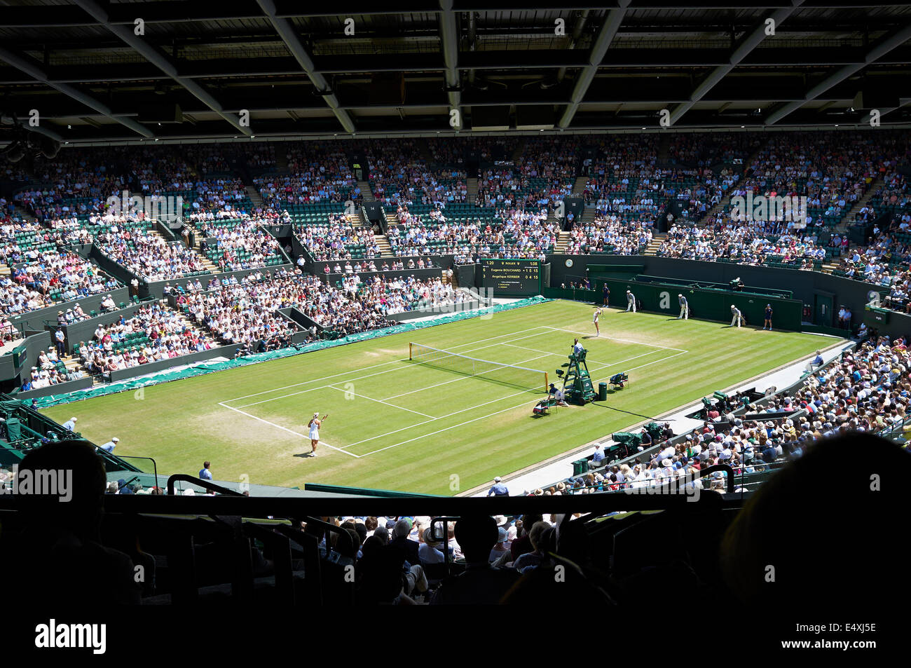 Championnat de Tennis de Wimbledon 2014 Mesdames, quarts de finale, sur le court n° 1, Eugenie Bouchard v Angelique Kerber Banque D'Images