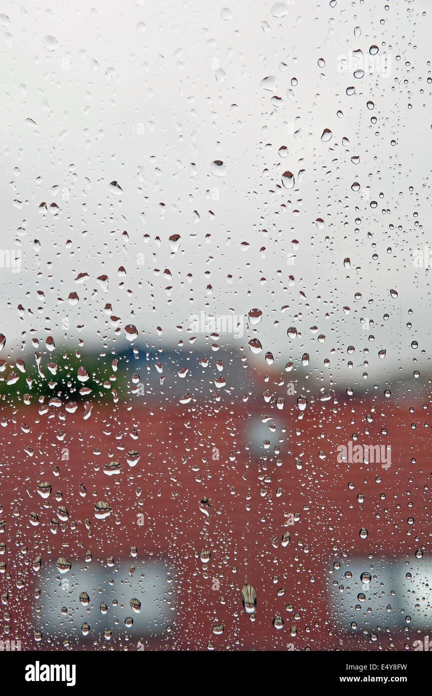 Gouttes de pluie sur la fenêtre Banque D'Images