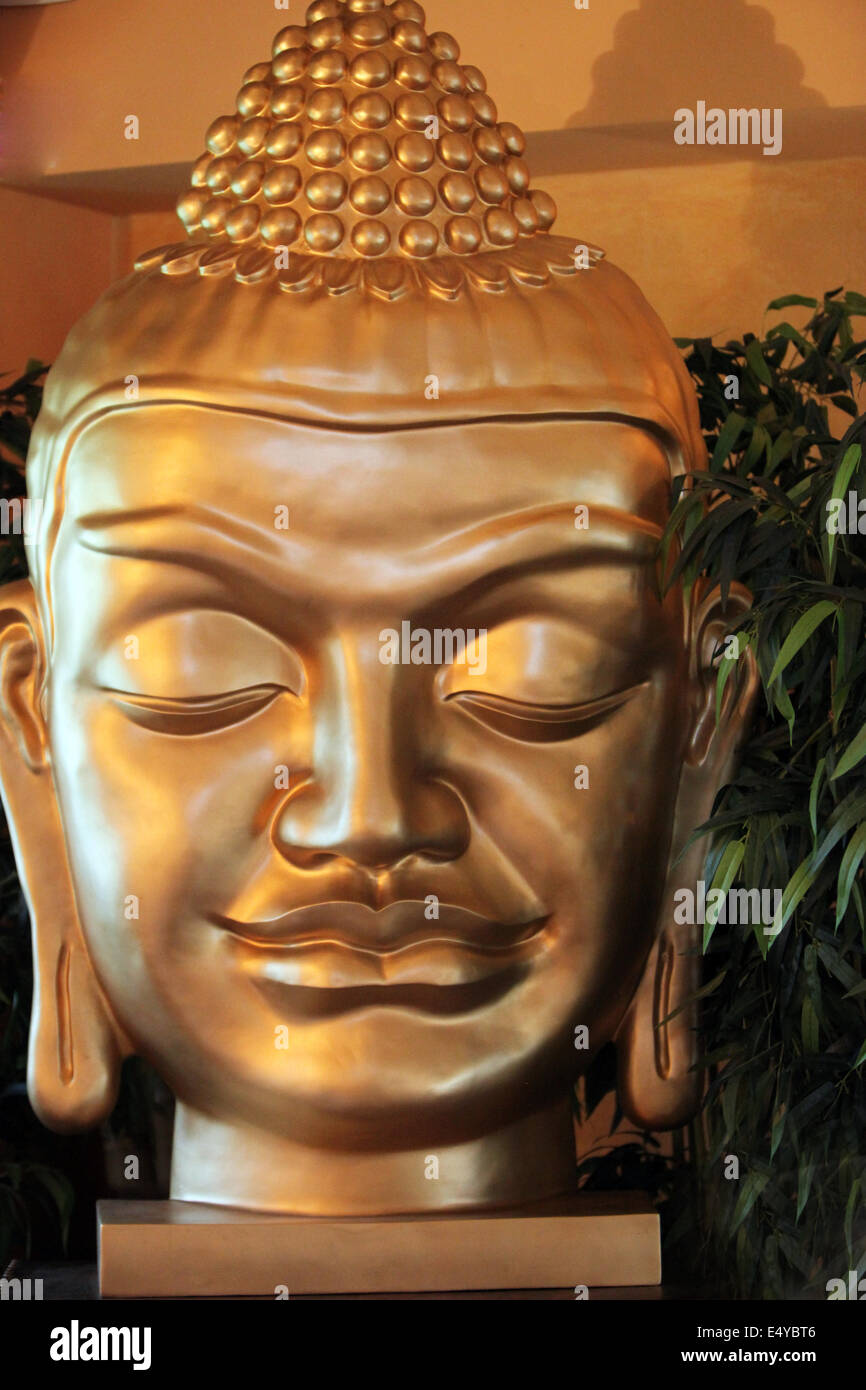 Visage d'une statue de Bouddha Banque D'Images