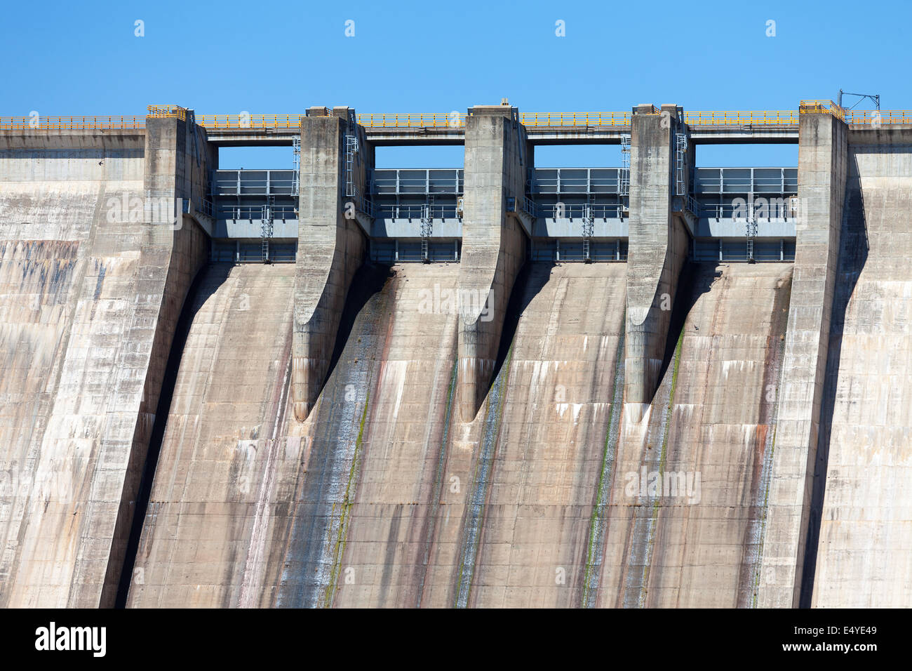 Grand barrage sur la rivière Banque D'Images