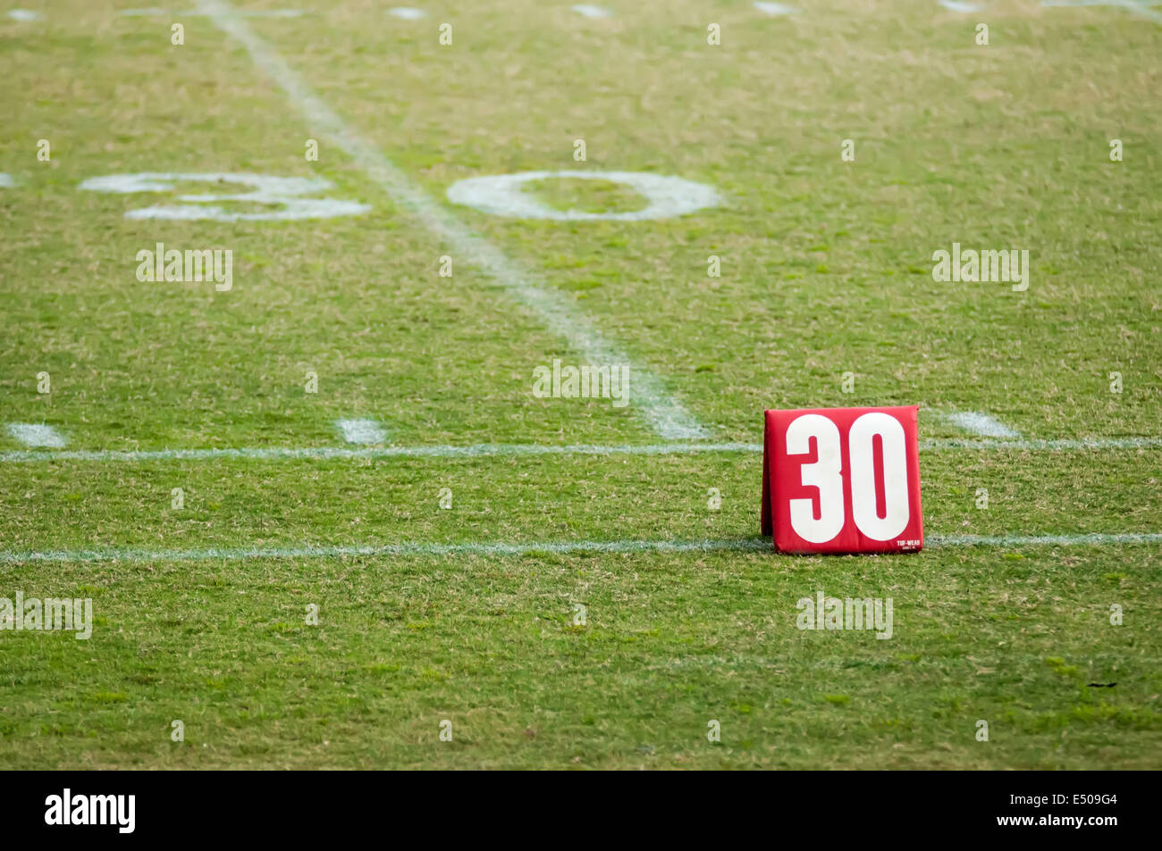 Terrain de football 30 vingt cour ligne marker Banque D'Images
