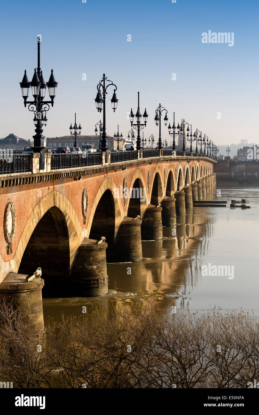 Pont de Pierre Garonne Bordeaux Aquitaine France Banque D'Images