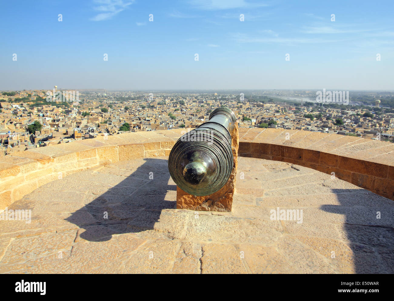 Vieux canon sur toit de fort Jaisalmer Banque D'Images
