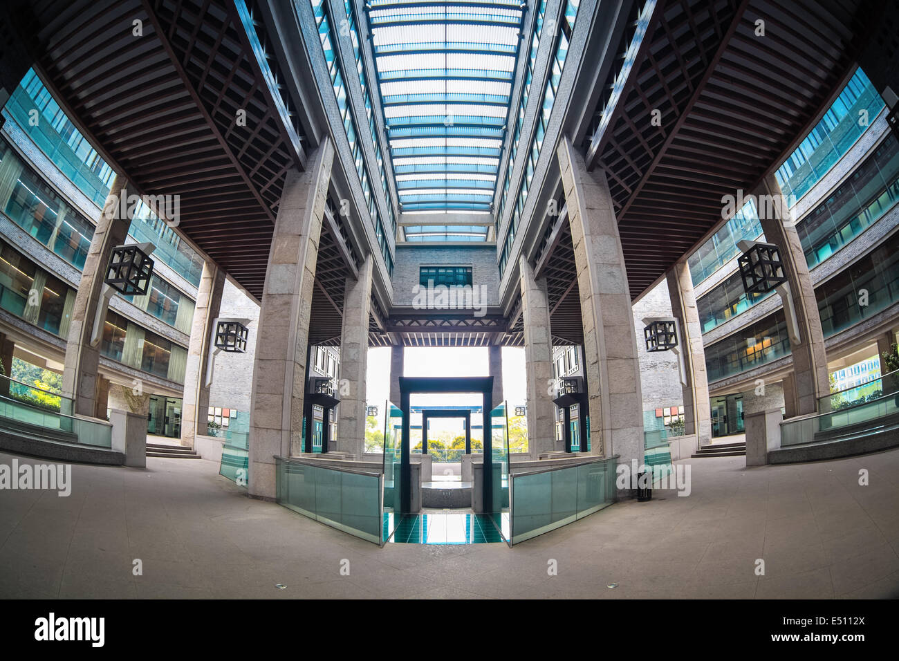 Fish-eye view of modern building Banque D'Images