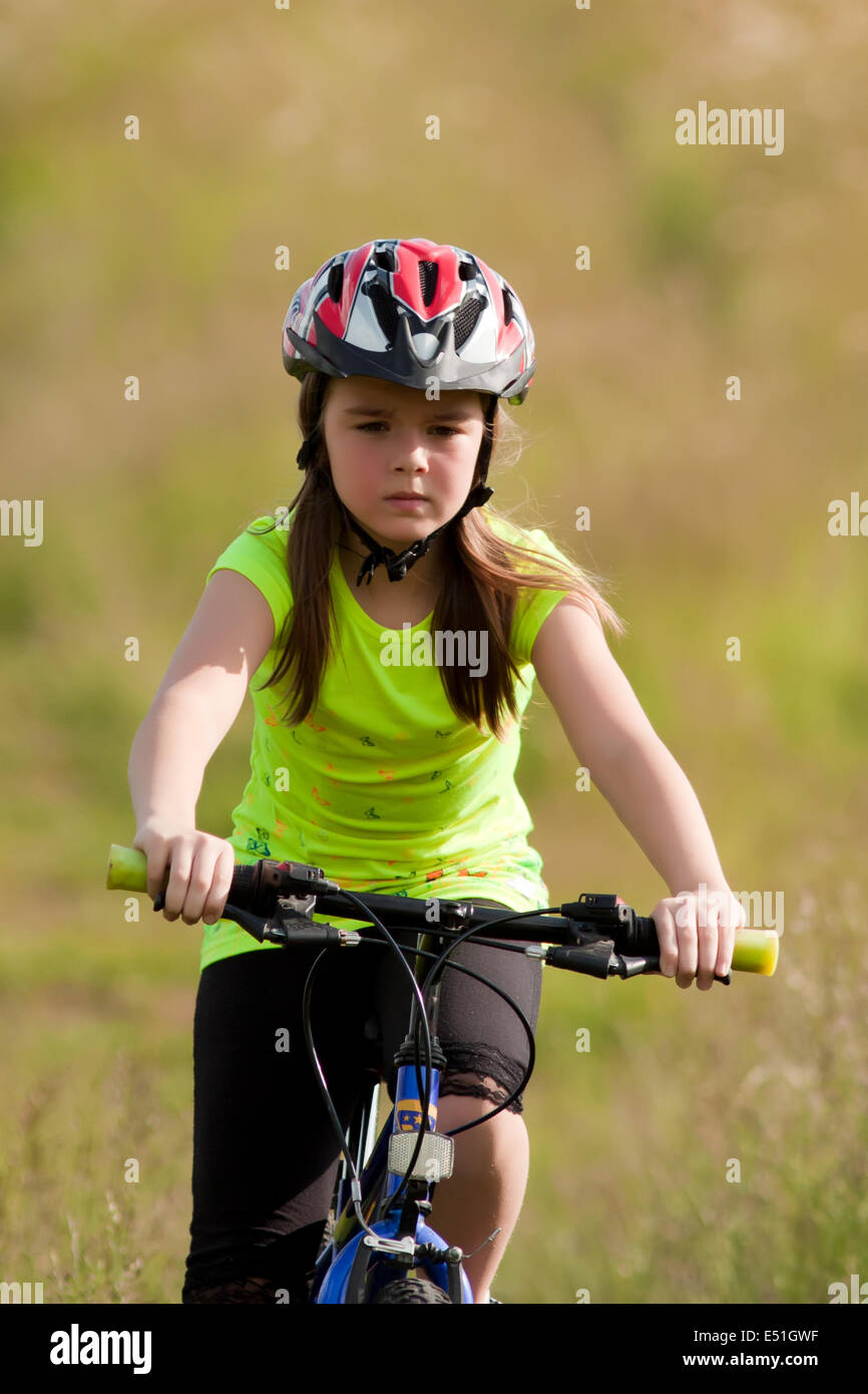Teens girl on bike Banque D'Images