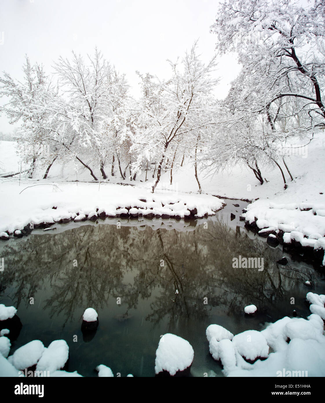 Berges couvertes de neige Banque D'Images
