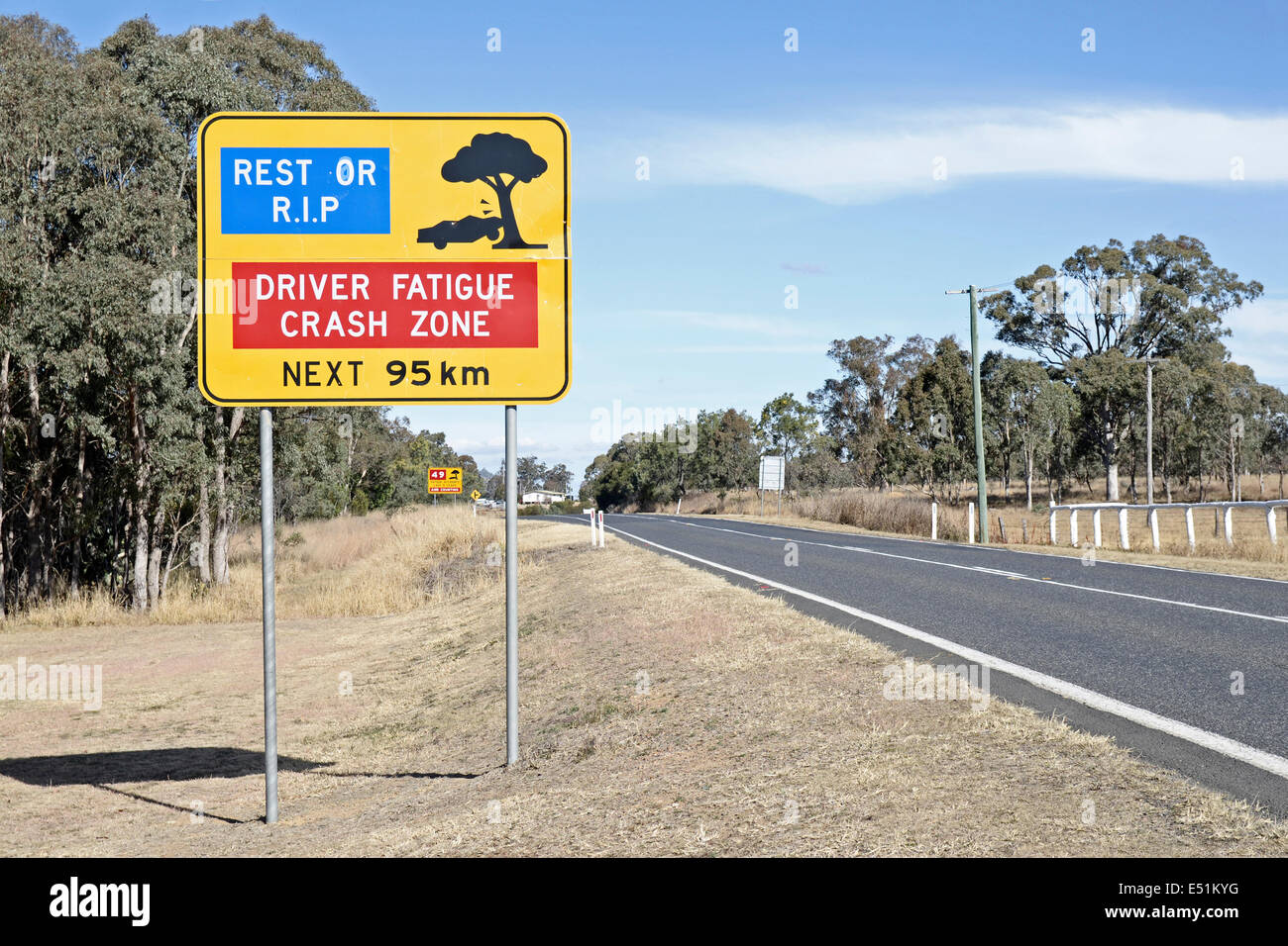 La fatigue au panneau d'avertissement près de Warwick Qld Australie Banque D'Images