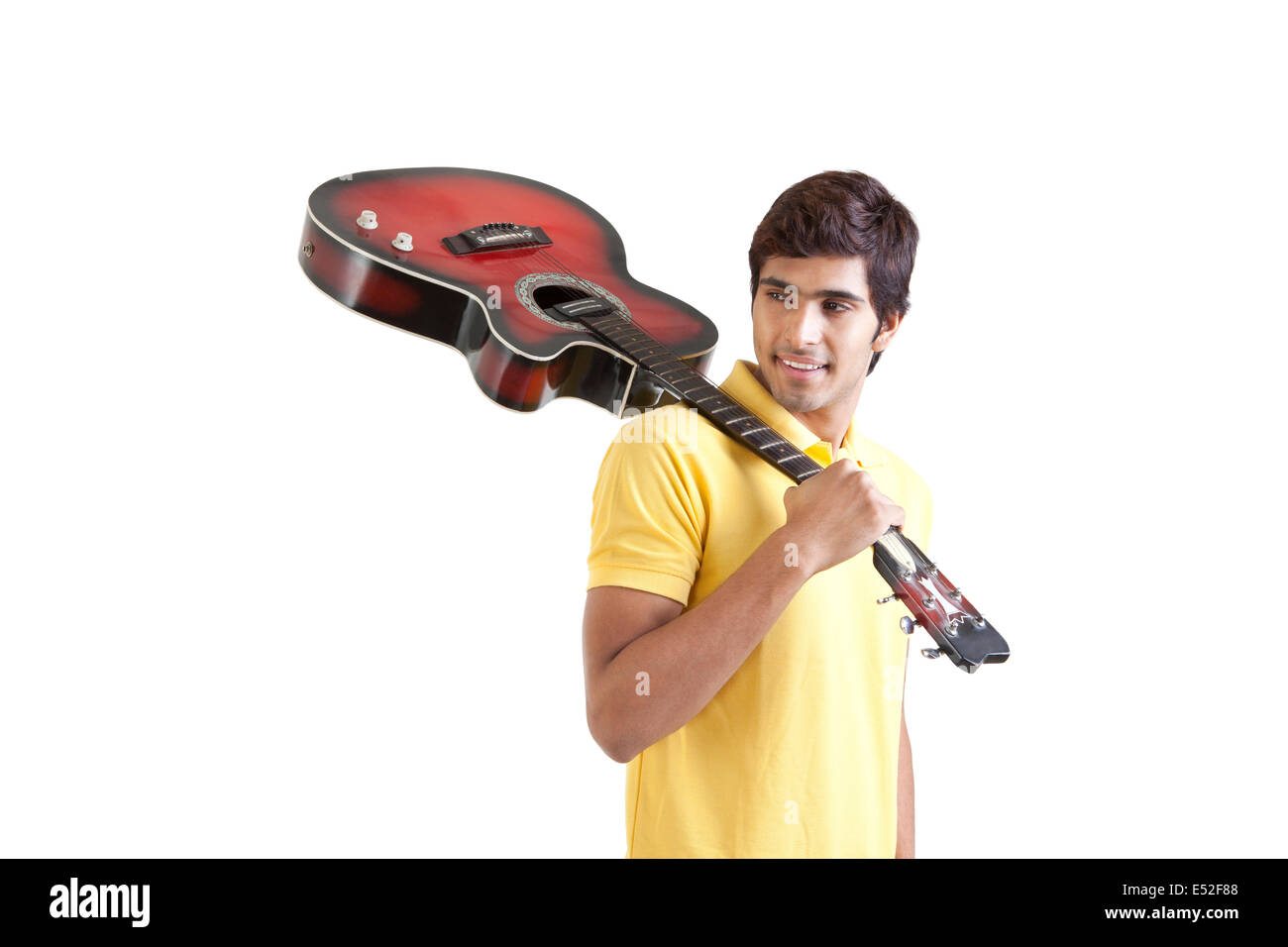 Jeune homme avec une guitare Banque D'Images