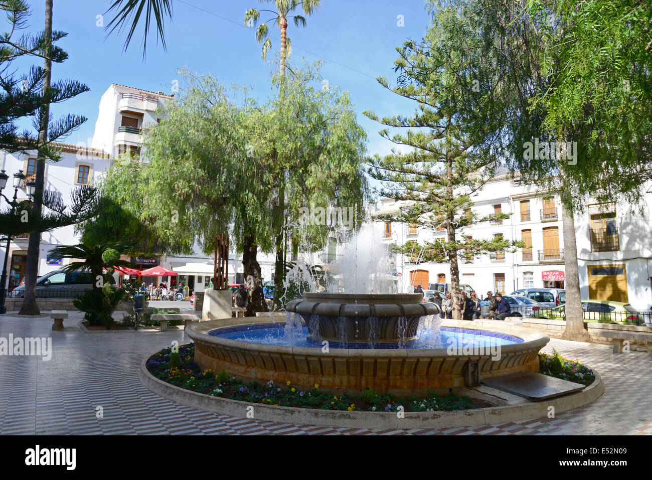 Fontaine en Plaça del Rei Jaume I, Benissa, Alicante Province, Royaume d'Espagne Banque D'Images