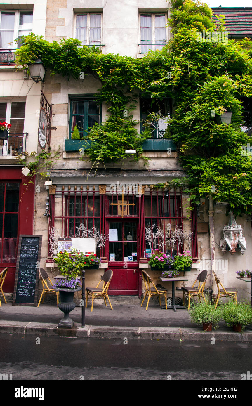 Restaurant Au Vieux Paris le 4ème arrondissement rue Chanoinesse Paris France Banque D'Images