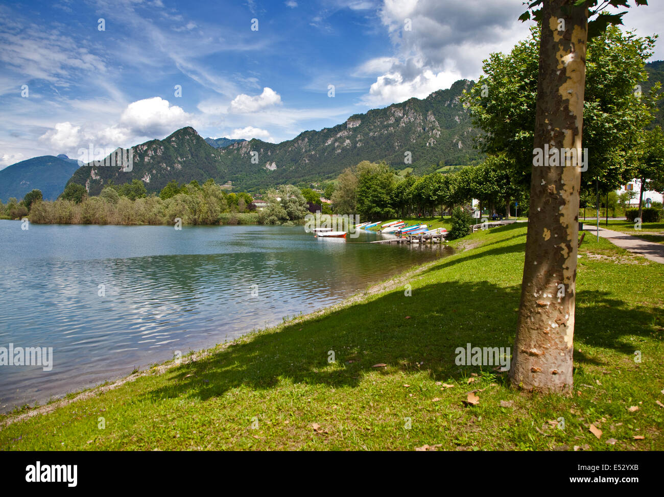 Le lac d'Idro, nord des Alpes italiennes Banque D'Images