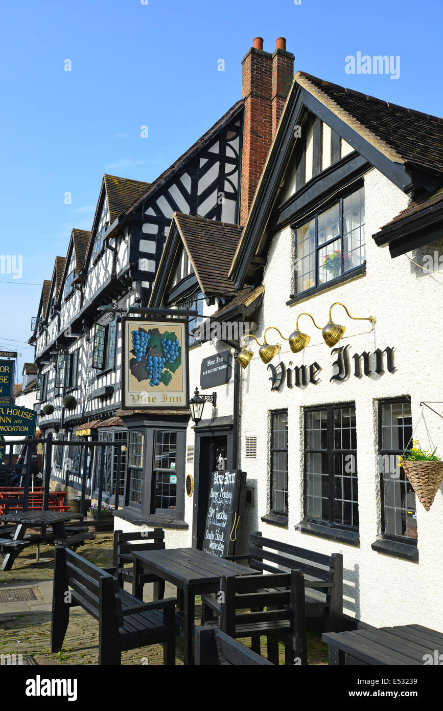 15e siècle Maison Tudor & Vine Inn, West Street, Warwick, Warwickshire, Angleterre, Royaume-Uni Banque D'Images