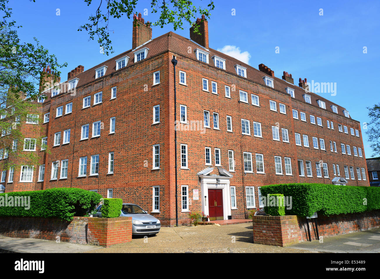 Liban Court Estate, Sion Road, Twickenham, London Borough of Richmond upon Thames, Grand Londres, Angleterre, Royaume-Uni Banque D'Images