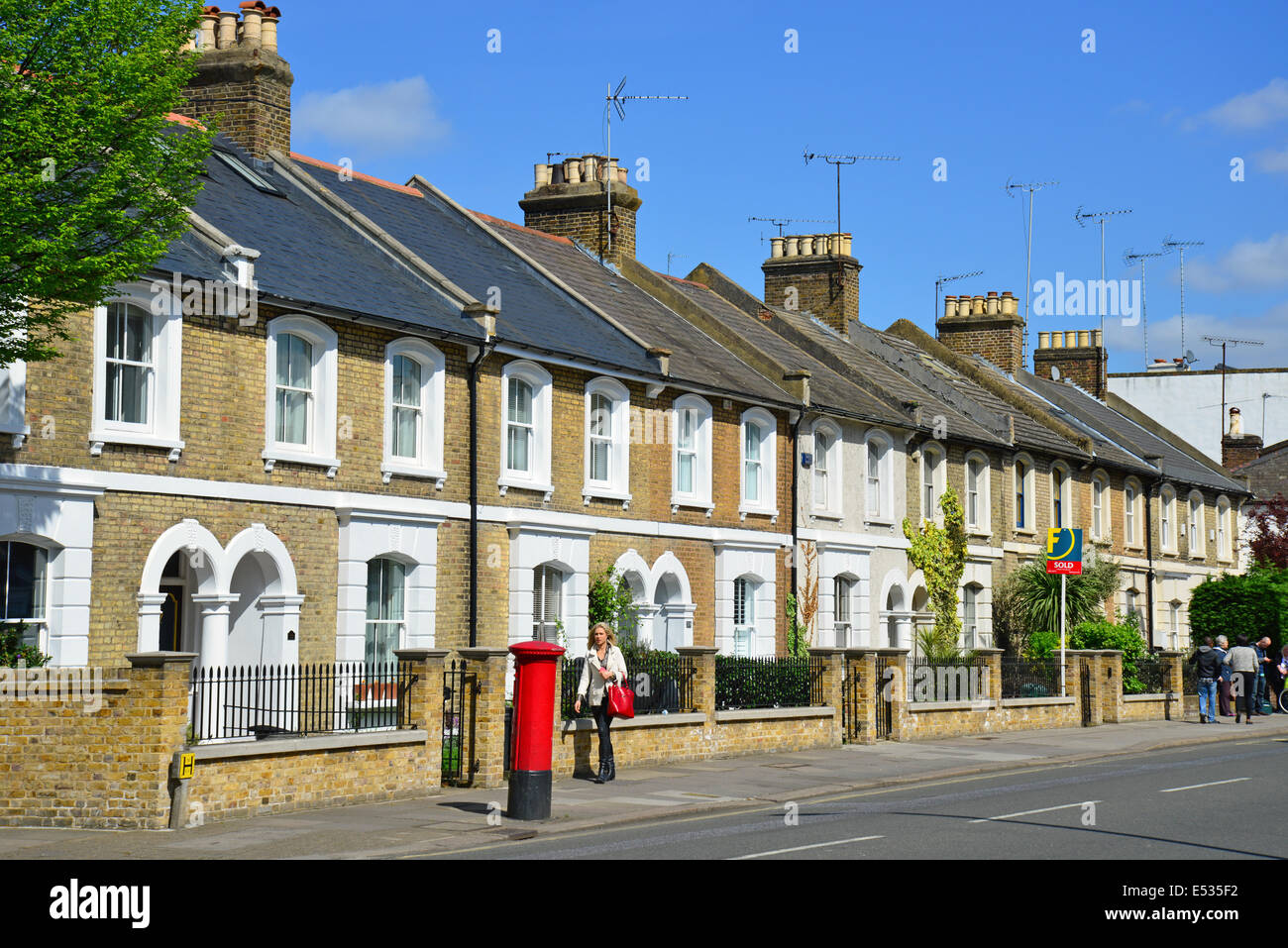 Rangée de maisons mitoyennes, Richmond Road, Twickenham, arrondissement de Richmond upon Thames, Grand Londres, Angleterre, Royaume-Uni Banque D'Images