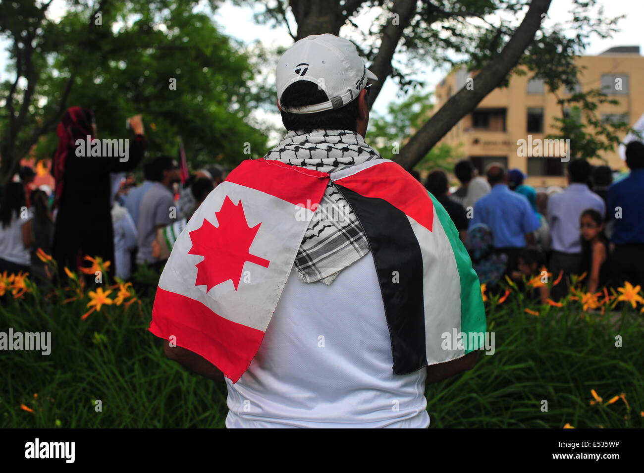 À London, en Ontario, plus de 150 personnes participent à un rassemblement en solidarité avec les Palestiniens à Gaza pendant l'offensive d'Israël contre Gaza Banque D'Images