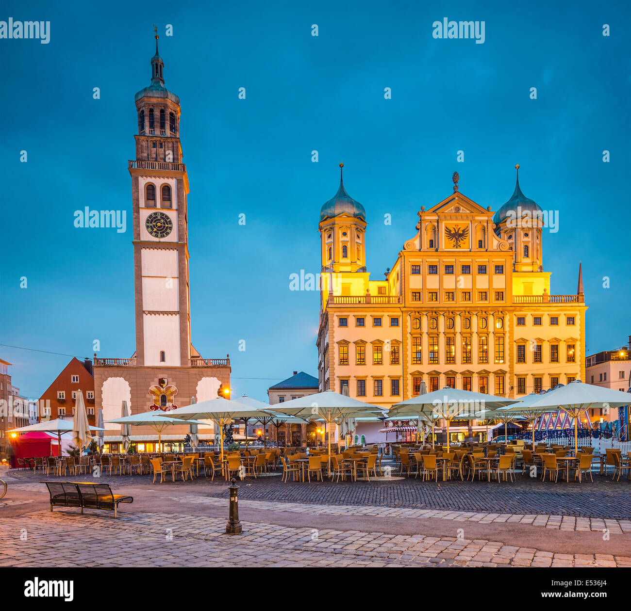 Augsburg, Allemagne ville scape au Burgtheater Plaza. Banque D'Images