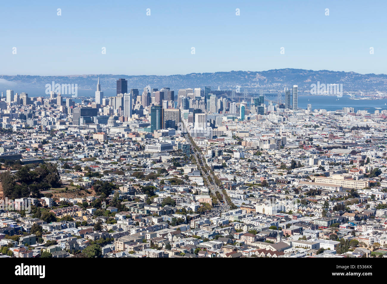 La ville de San Francisco vue prise de Twin Peaks. Banque D'Images