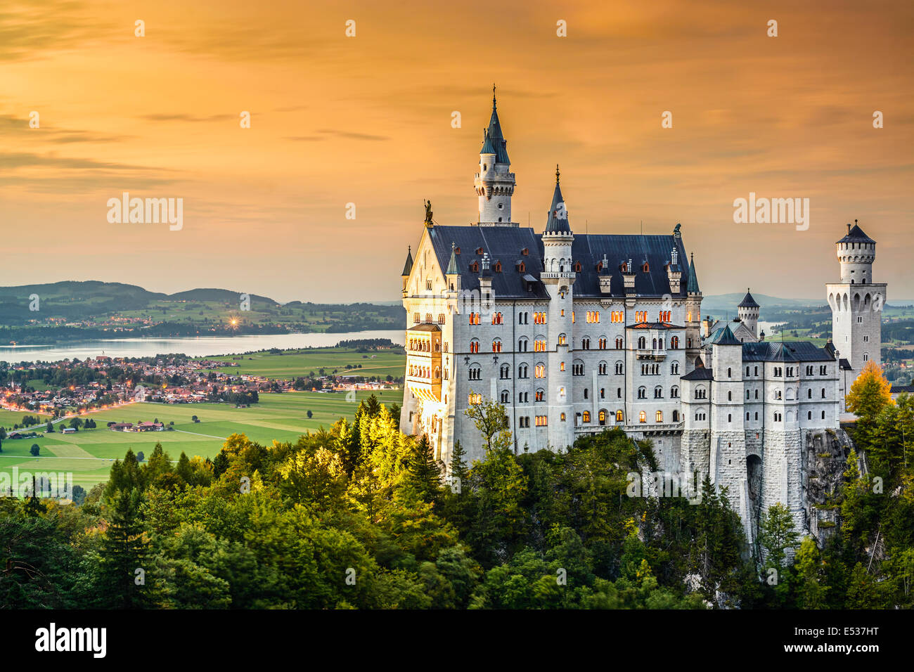 Le château de Neuschwanstein, dans les Alpes bavaroises de l'Allemagne. Banque D'Images