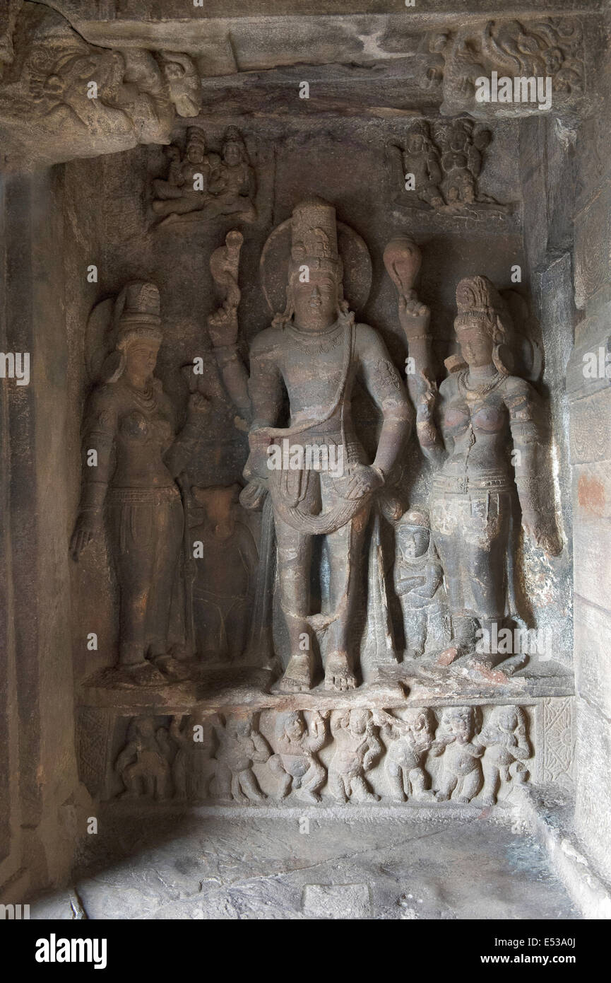 La grotte 1 : Shiva et consorts. Badami Grottes, district de Bijapur, Karnataka, Inde Banque D'Images