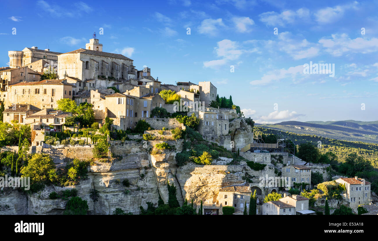 Gordes célèbre village médiéval dans le sud de la France Banque D'Images