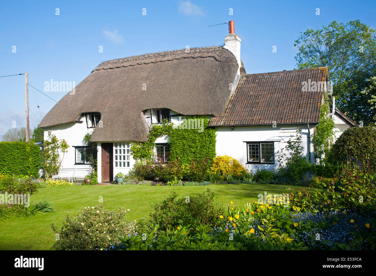 Jolie maison de campagne indépendante et jardin Cherhill, près de Calne Wiltshire, Angleterre Banque D'Images