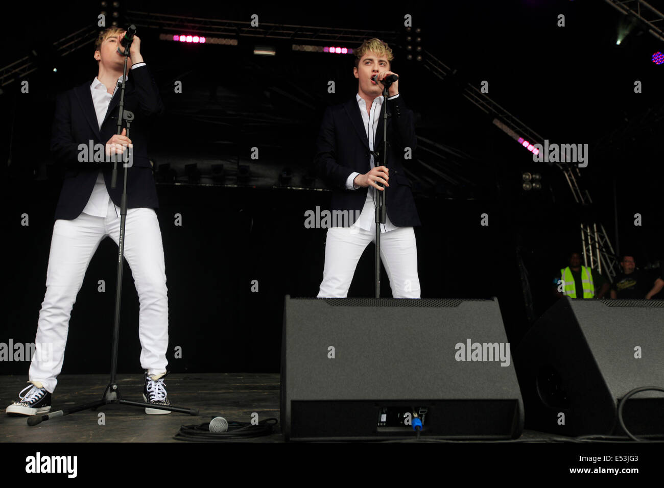 Stoke Park, Guildford, Royaume-Uni. 19 juillet, 2014. Zoufris maracas effectuer au 2ème étape à Guilfest le 19 juillet 2014 Crédit : swiftcreative/Alamy Live News Banque D'Images