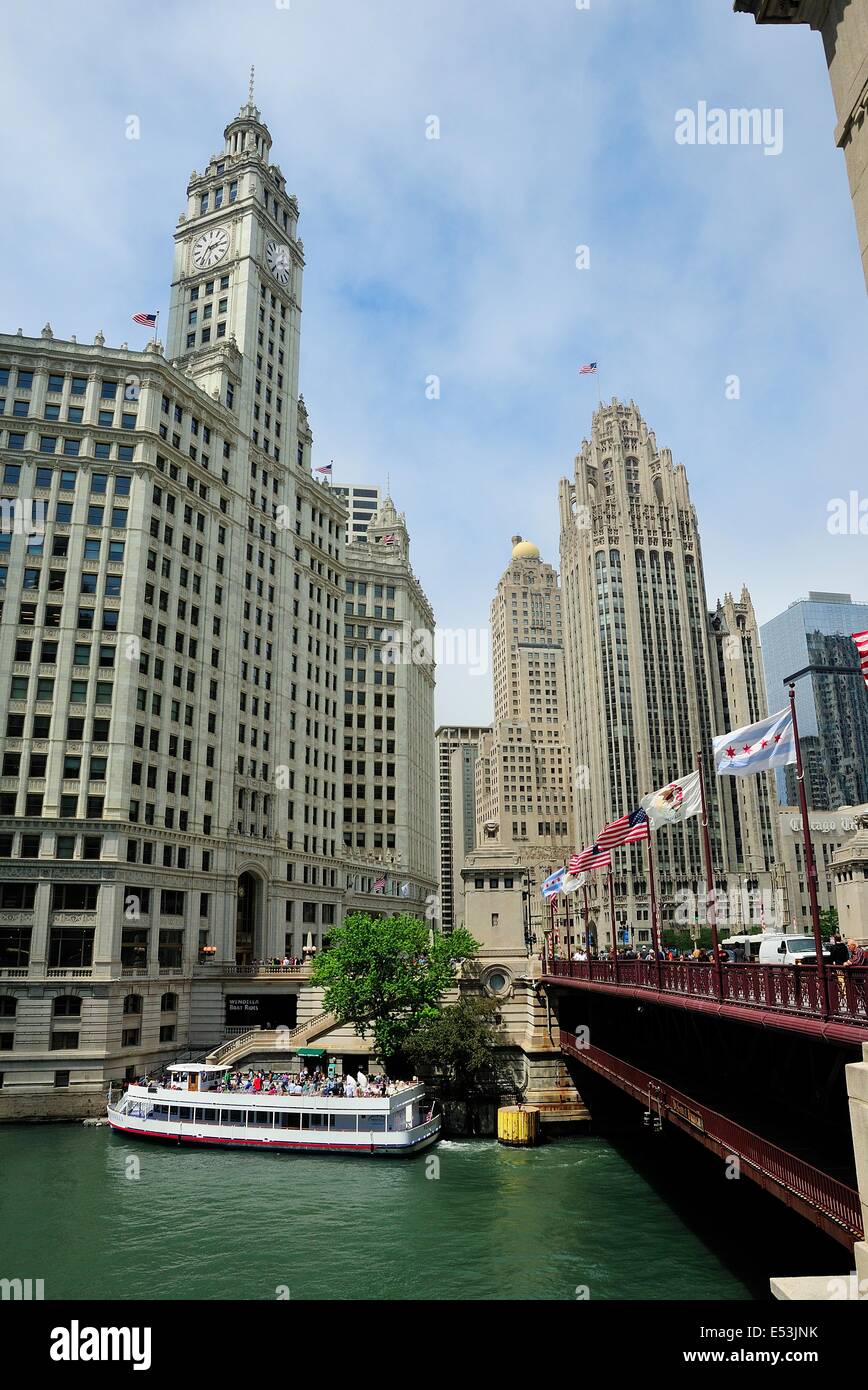 Guide d'architecture de croisière en bateau la rivière Chicago. Banque D'Images