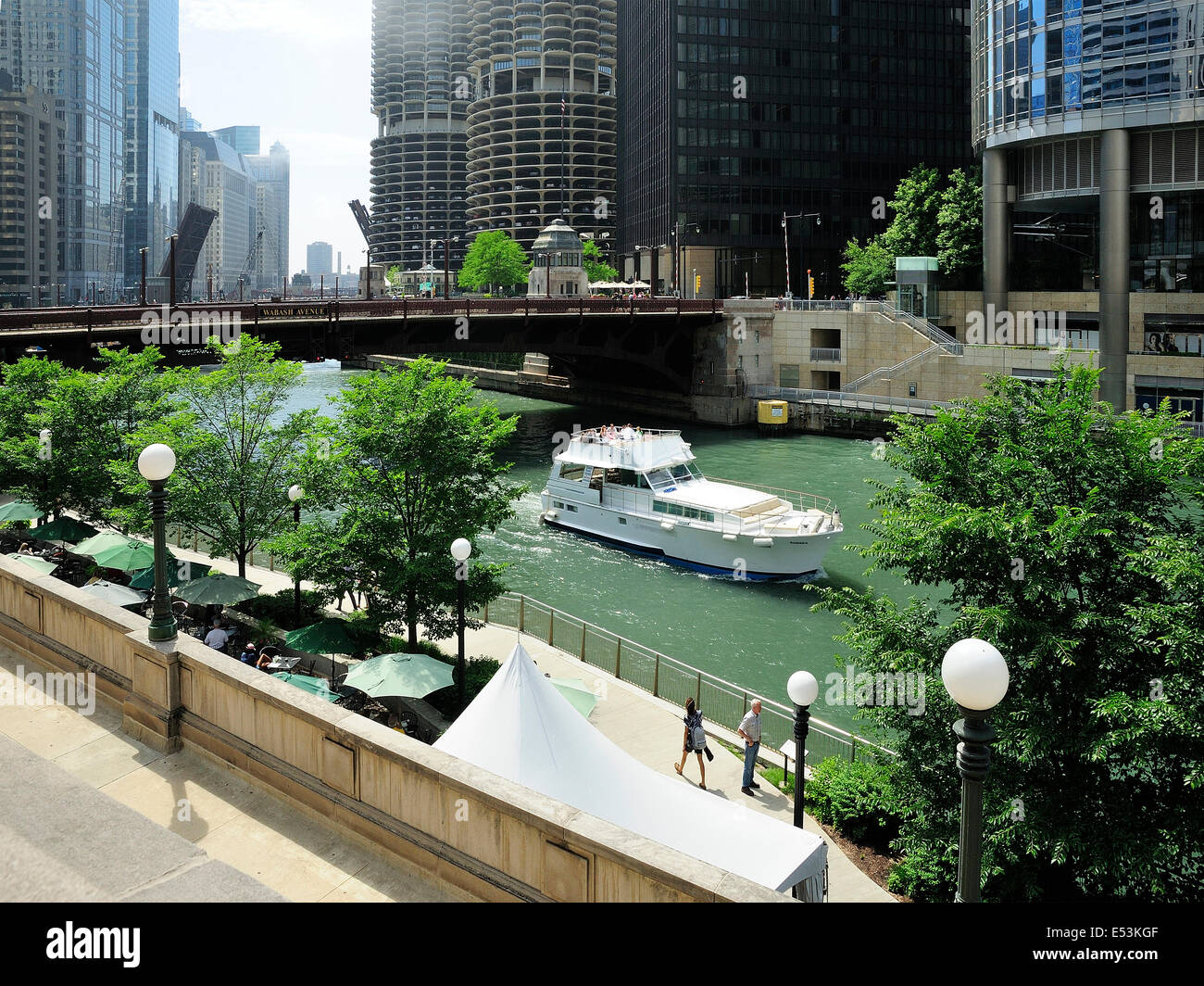 Guide d'architecture de croisière en bateau la rivière Chicago. Banque D'Images
