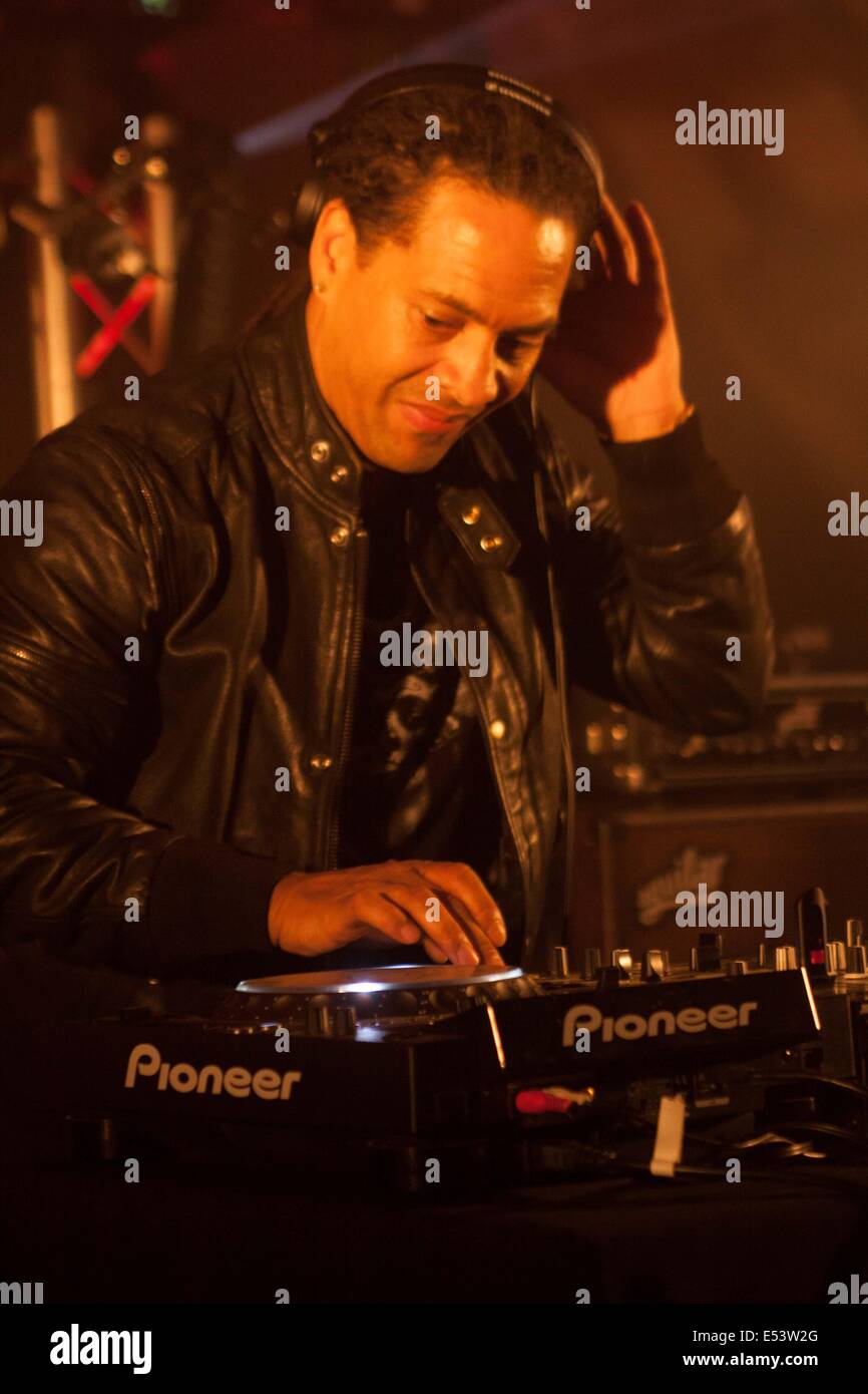 Taille de roni Banque de photographies et d’images à haute résolution