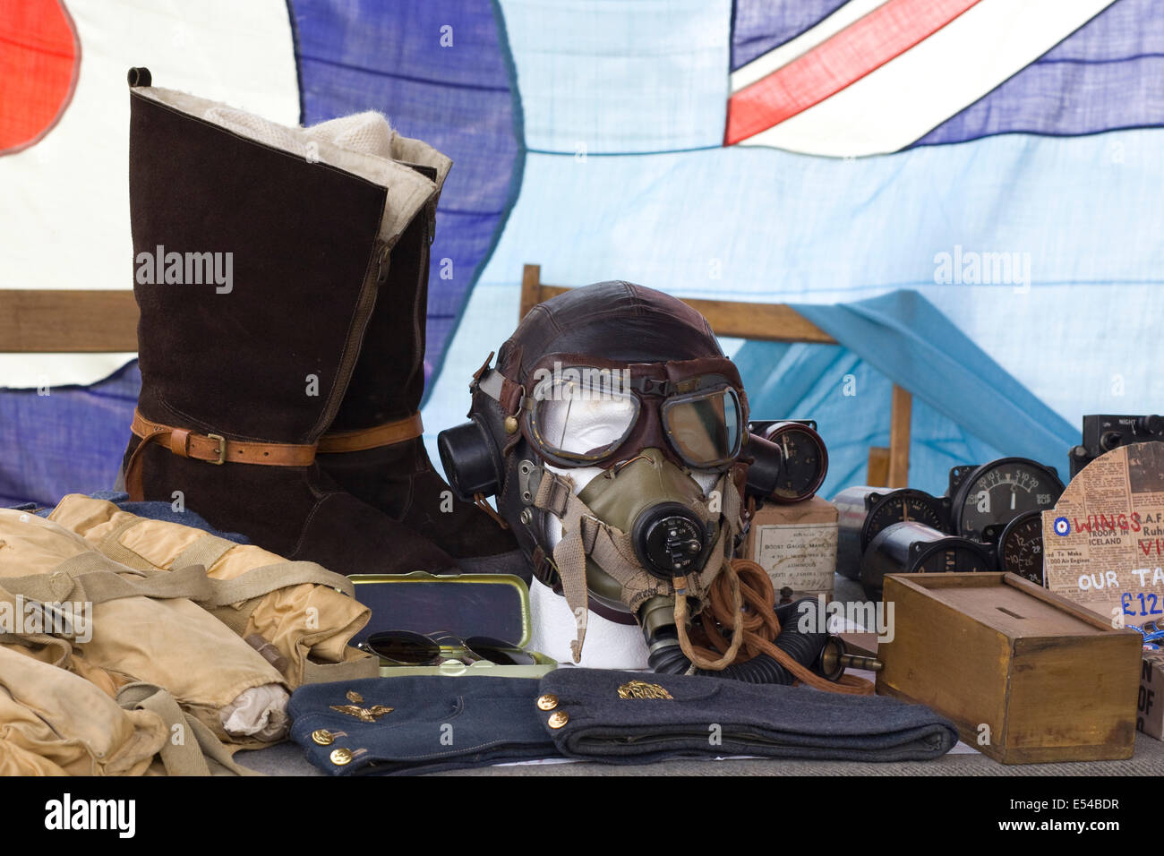 Masque à gaz et la seconde guerre mondiale Souvenirs militaires Banque D'Images