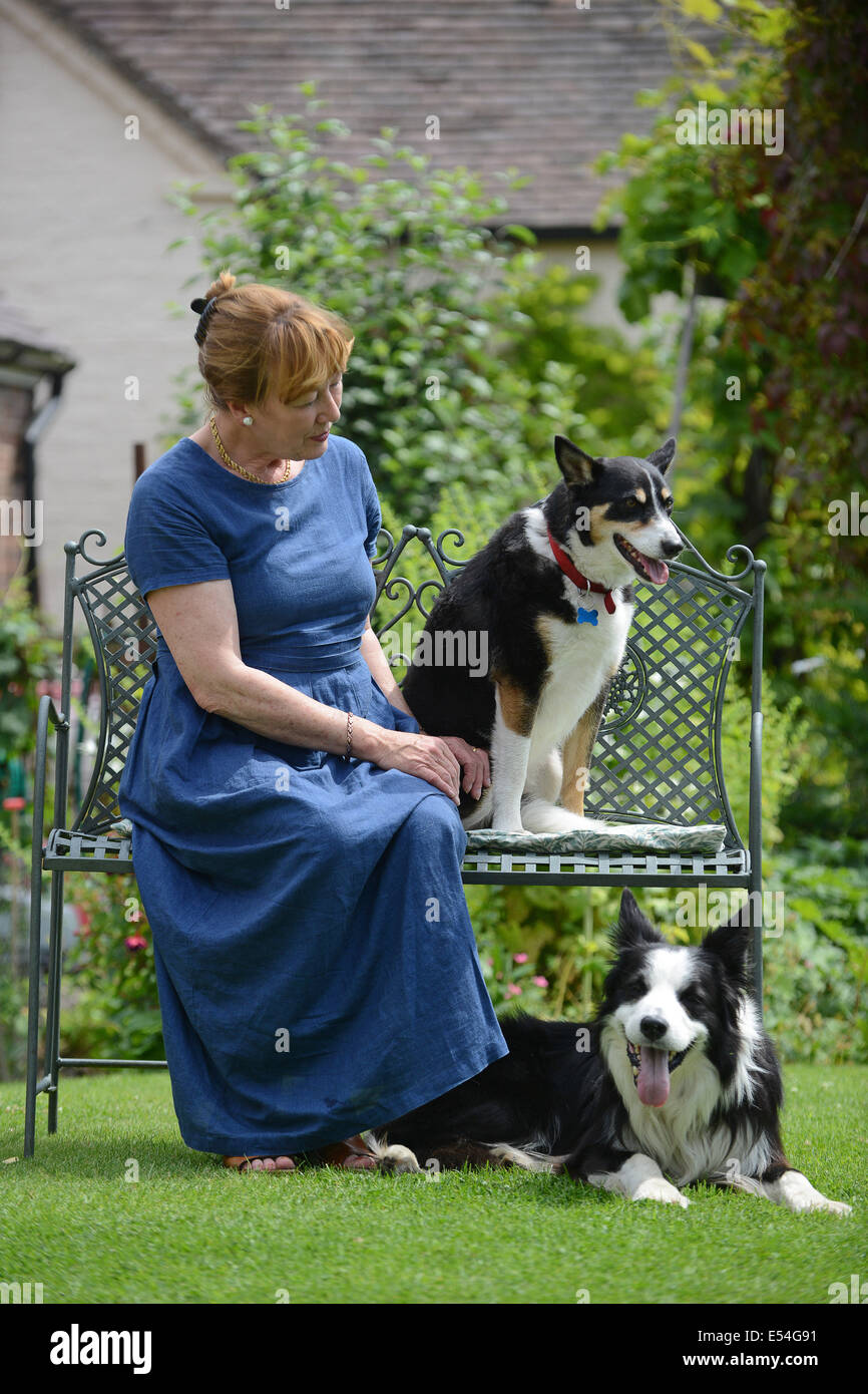 Femme avec votre animal de compagnie Animaux chien chiens Banque D'Images