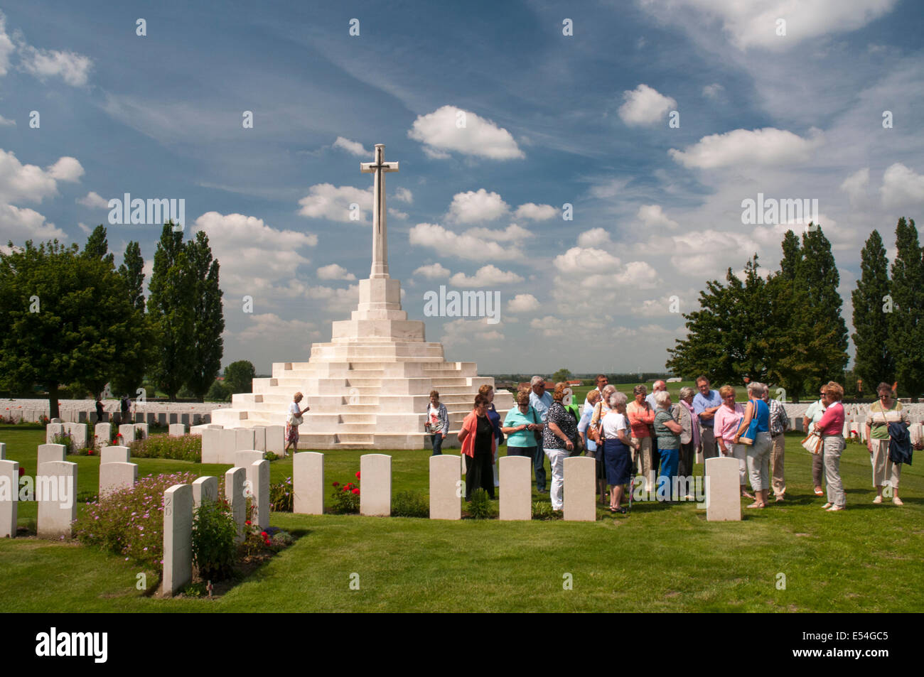 Croix du Souvenir au cimetière militaire de Tyne Cot, Flandres, Belgique Banque D'Images