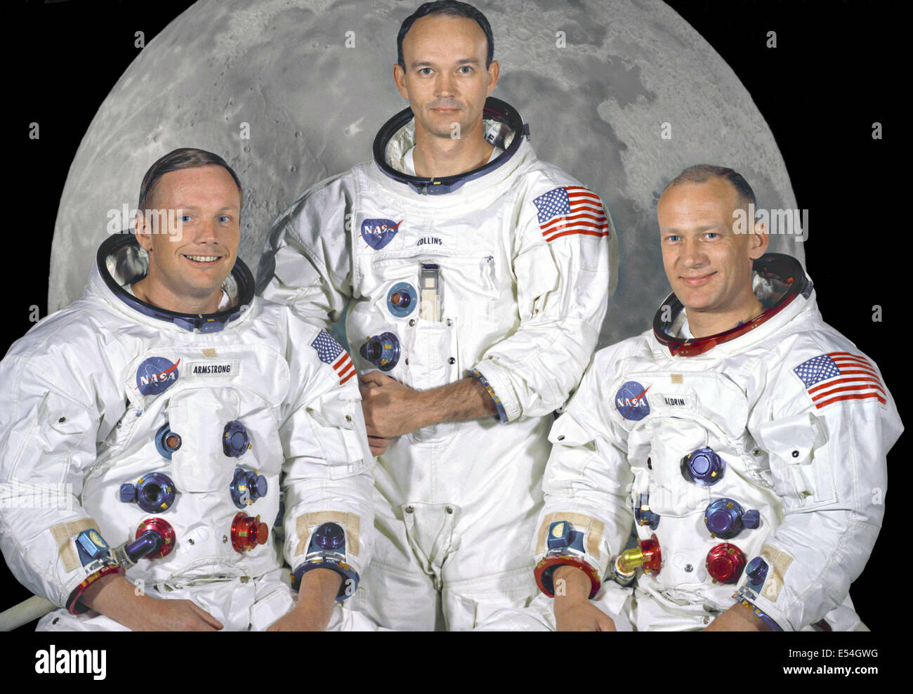 Portrait du premier équipage de l'alunissage d'Apollo 11 mission au Johnson Space Center le 1 mai 1969 à Houston, Texas. De gauche à droite sont : Commandant, Neil A. Armstrong, pilote du module de commande, Michael Collins, pilote du module lunaire, et d'Edwin E. Aldrin Jr. le 20 juillet 1969 à 4:18 pm HAE, le module lunaire Eagle' 'a atterri dans une région de la Lune appelé la Mare Tranquillitatis, également connu sous le nom de la mer de la tranquillité. Banque D'Images