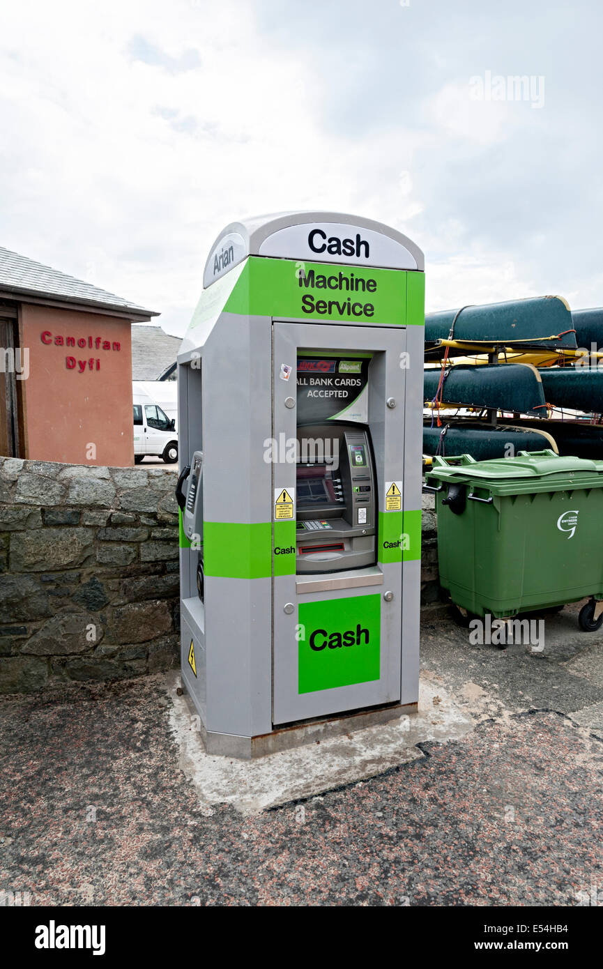 Aberdovey wales street bank terminal atm pour holiday cash Banque D'Images