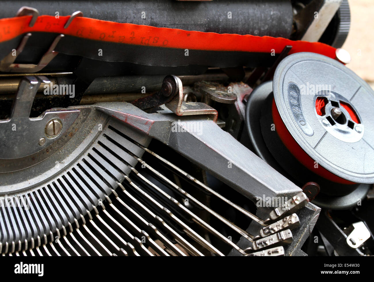 Détail de la bobine de ruban rouge et noir d'une machine à écrire 2 Photo  Stock - Alamy
