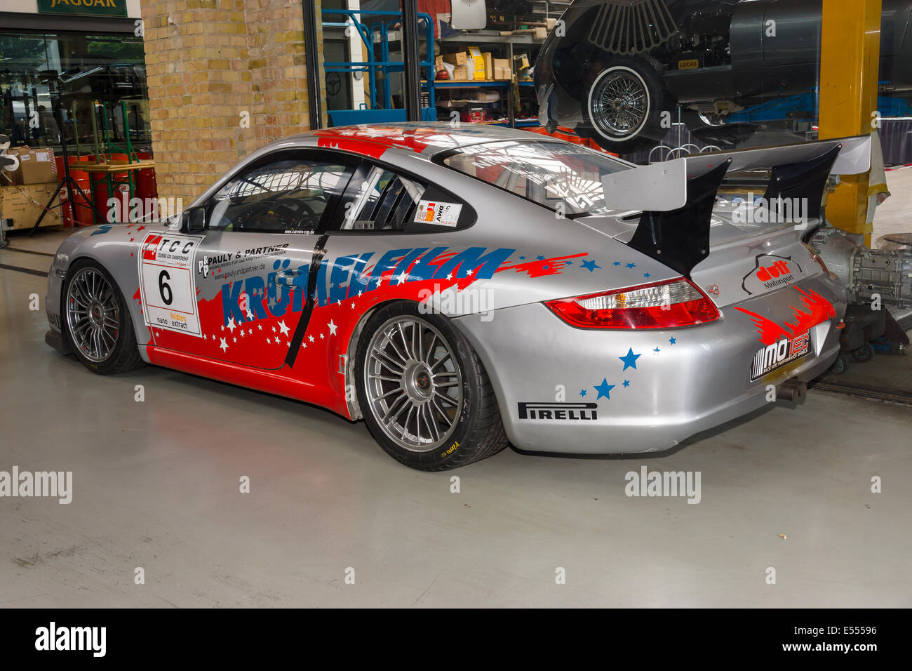 BERLIN, ALLEMAGNE - Mai 17, 2014 : voiture de sport Porsche 996 GT3 RSR. Carrera Cup en Allemagne. 27e jour - Berlin Brandebourg Oldtimer Banque D'Images