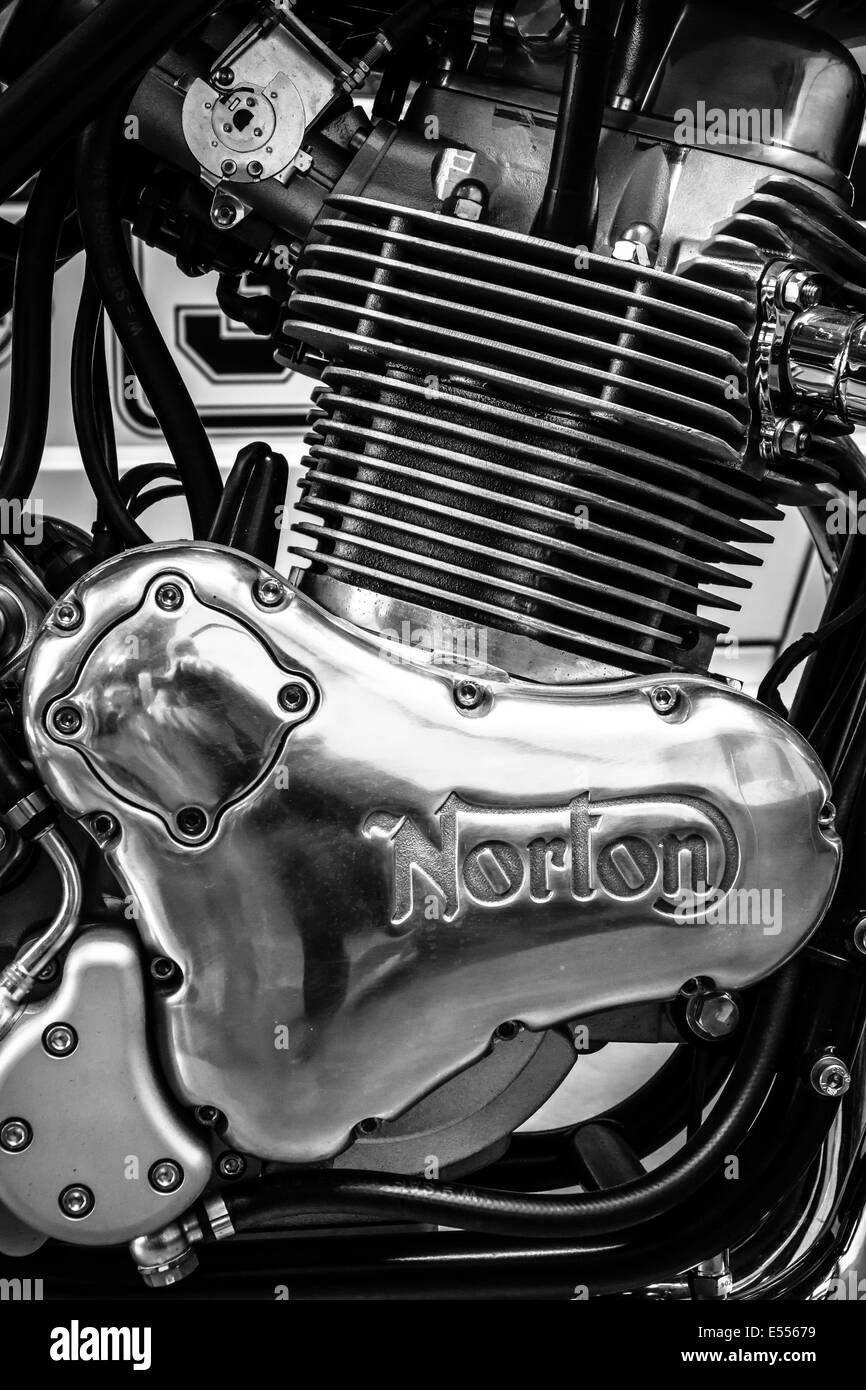 Moteur d'une moto sport Norton Commando 961 Cafe Racer. Noir et blanc. 27e jour - Berlin Brandebourg Oldtimer Banque D'Images