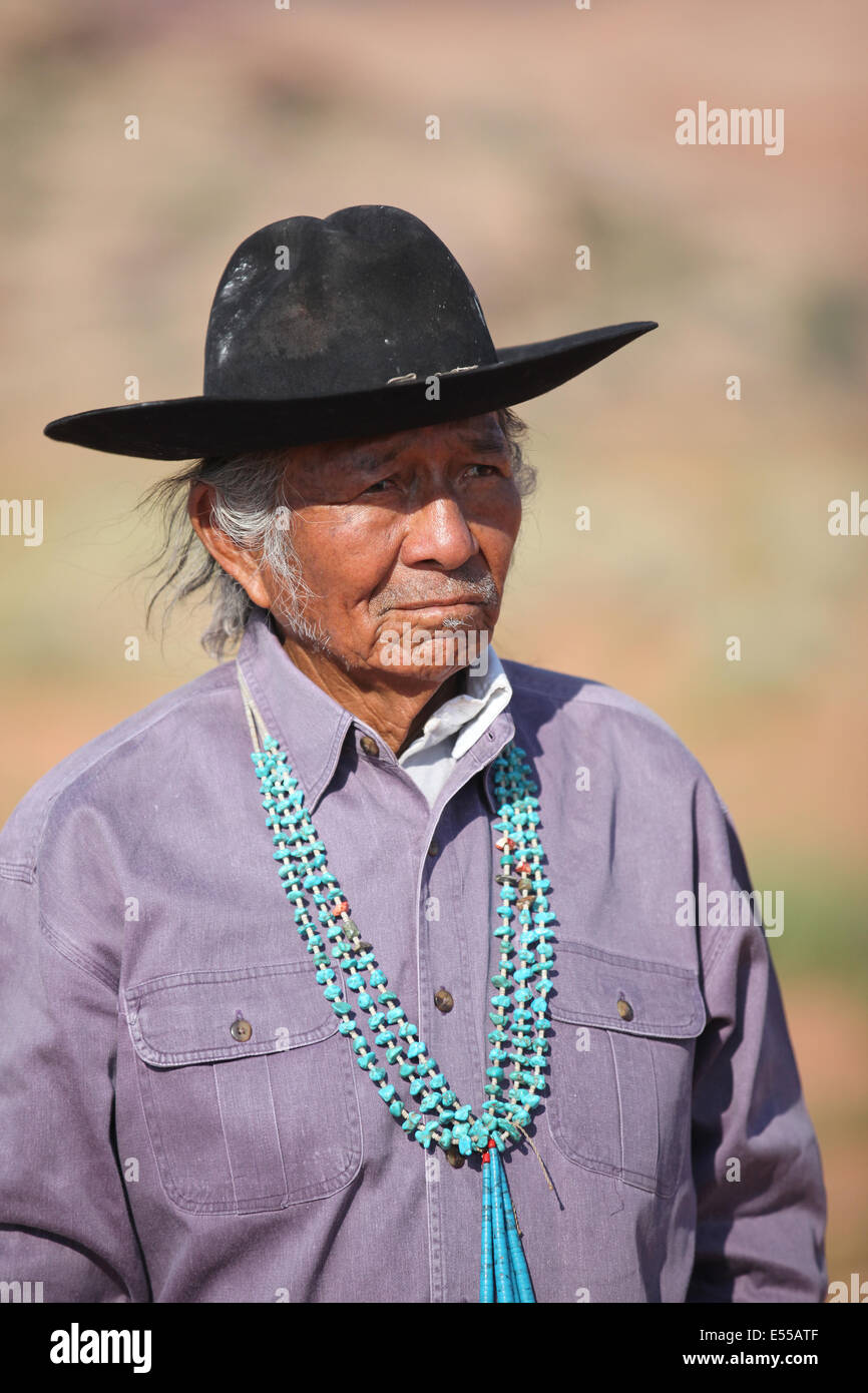Native American man,, indiens Navajo de Monument Valley, USA Banque D'Images