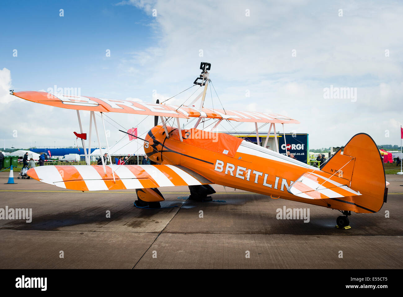 Brreitling biplance Stearman utilisée pour la marche des événements de vol au Royaume-Uni Banque D'Images