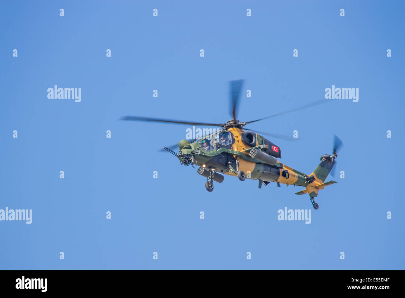 Turkish Aerospace Industries T129 Hélicoptère ATAK à Farnborough International Air Show le 15 juillet 2014 Banque D'Images