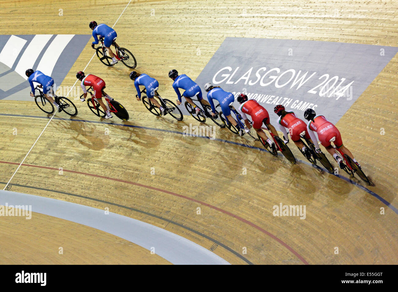 Emirates Arena, Glasgow, Écosse, Royaume-Uni, lundi, 21 juillet 2014. Les cyclistes de l'équipe d'Écosse et de l'équipe du pays de Galles s'entraîner sur le site de Sir Chris Hoy Velodrome pour les compétitions de cyclisme sur piste des Jeux du Commonwealth de Glasgow 2014 Banque D'Images