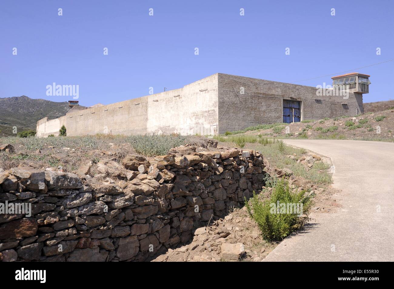 L'île de l'Asinara, Porto Torres, en Sardaigne, Italie, les installations de l'ancienne prison à sécurité maximum Banque D'Images