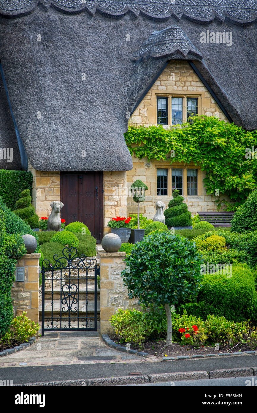 Cottage au toit de chaume dans Chipping-Campden, Gloucestershire, Angleterre Banque D'Images