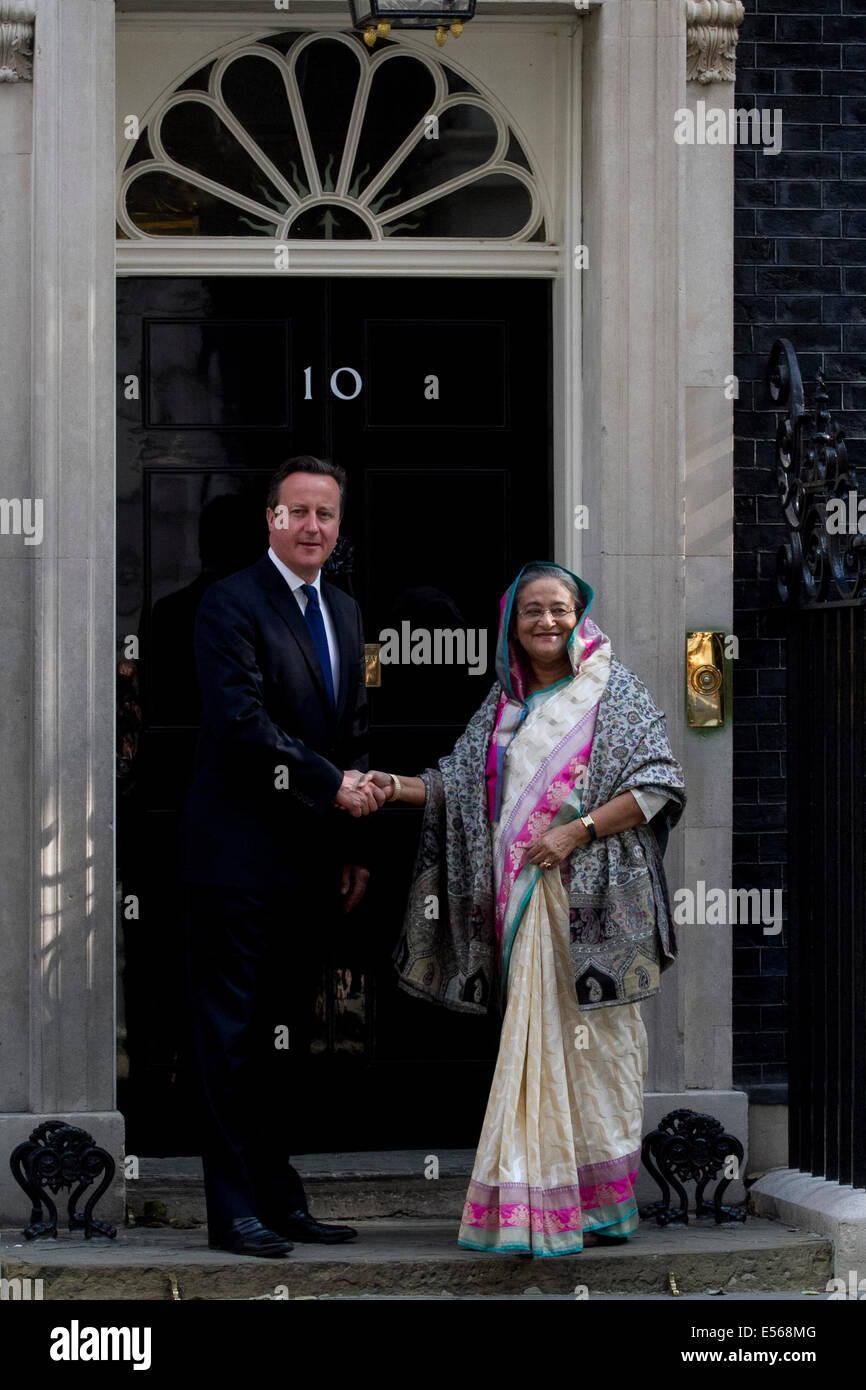 Londres, Royaume-Uni. 22 juillet, 2014. Le PM du Bangladesh, Sheikh Hasina, est accueilli par le Premier ministre britannique David Cameron au 10 Downing Street London Crédit : amer ghazzal/Alamy Live News Banque D'Images