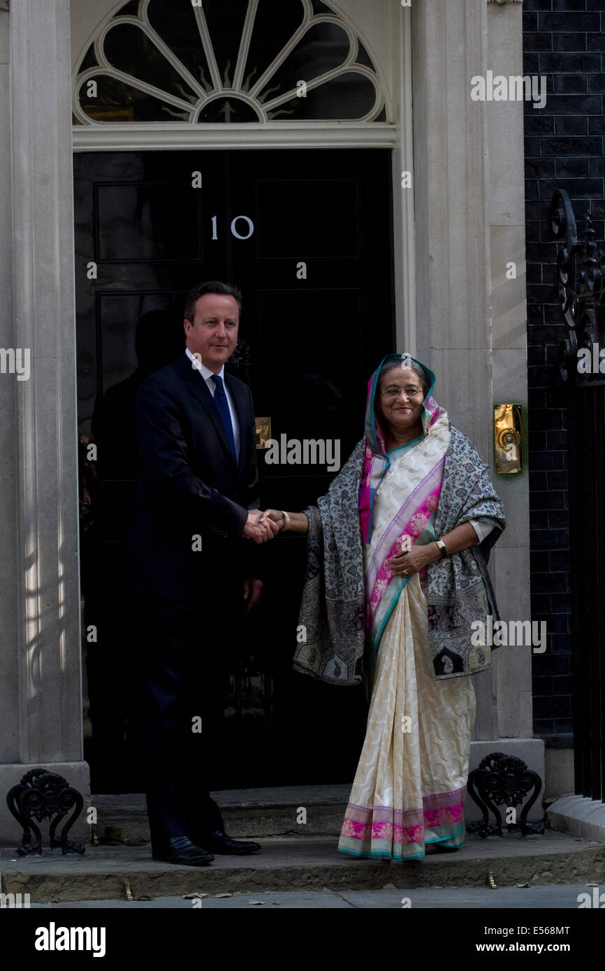 Londres, Royaume-Uni. 22 juillet, 2014. Le PM du Bangladesh, Sheikh Hasina, est accueilli par le Premier ministre britannique David Cameron au 10 Downing Street London Crédit : amer ghazzal/Alamy Live News Banque D'Images
