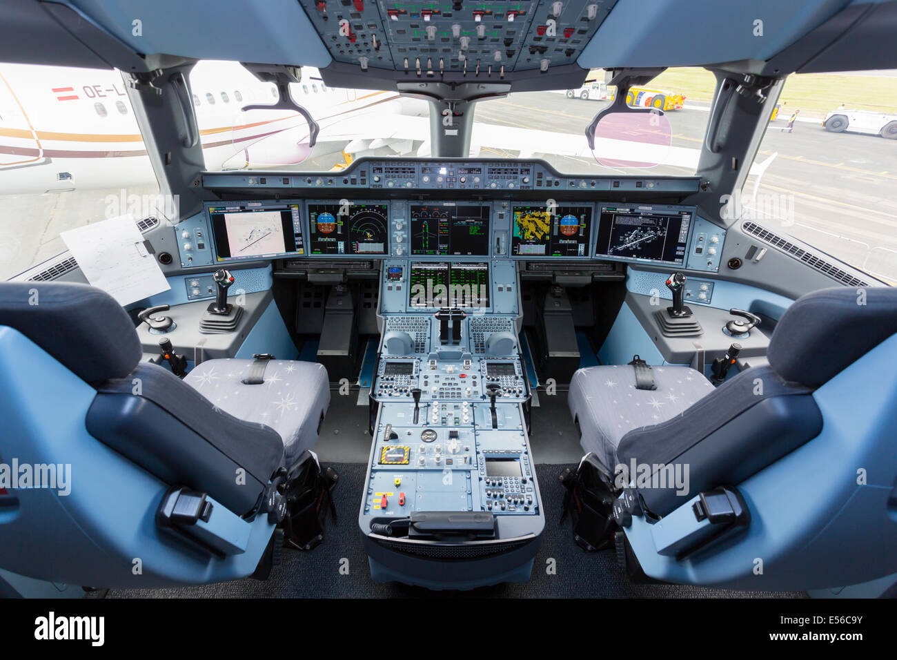 Airbus A350 XWB d'envol au Farnborough Air Show 2014 Banque D'Images