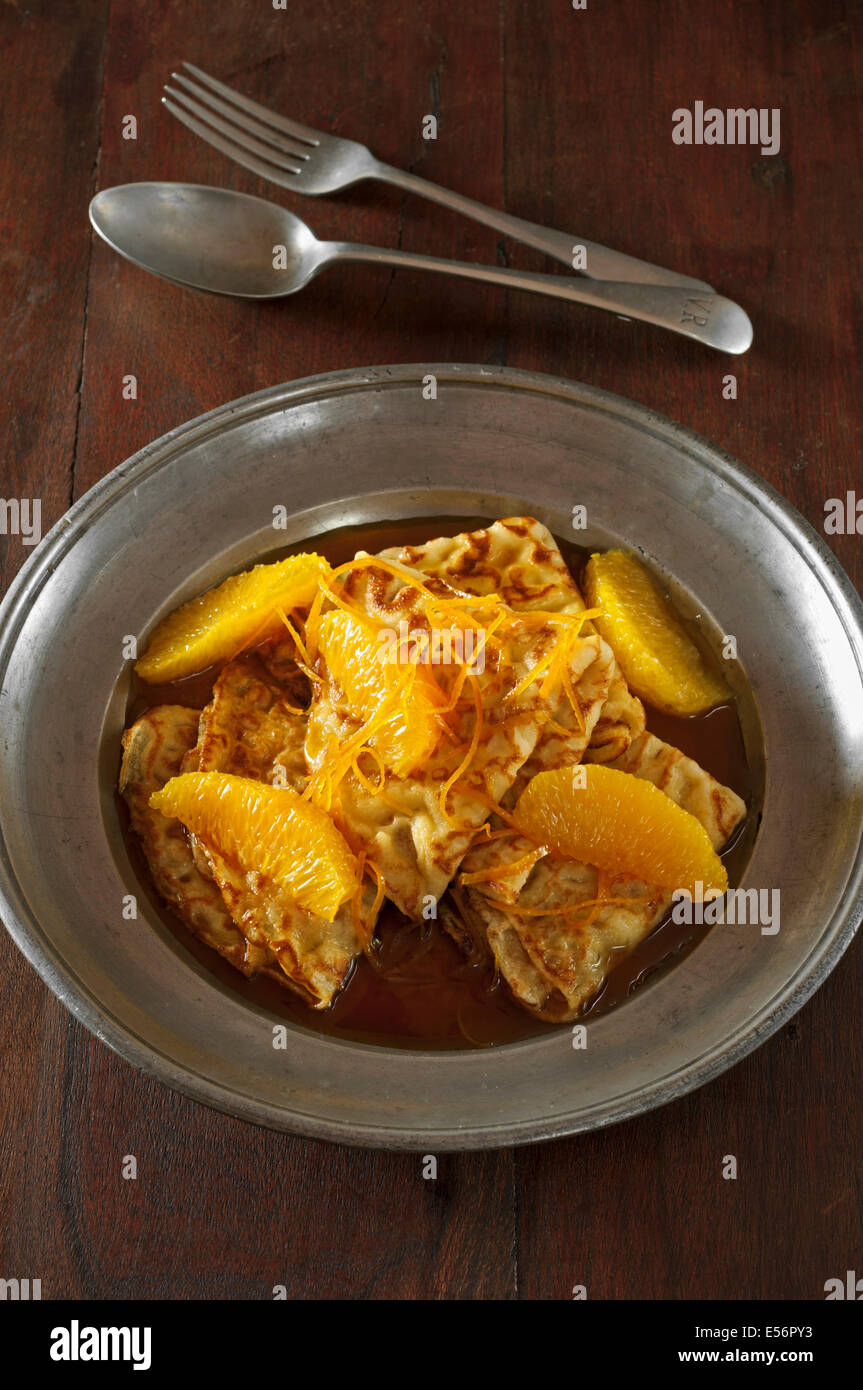 Crêpes Suzette. Des crêpes à l'orange et la liqueur d'orange Banque D'Images