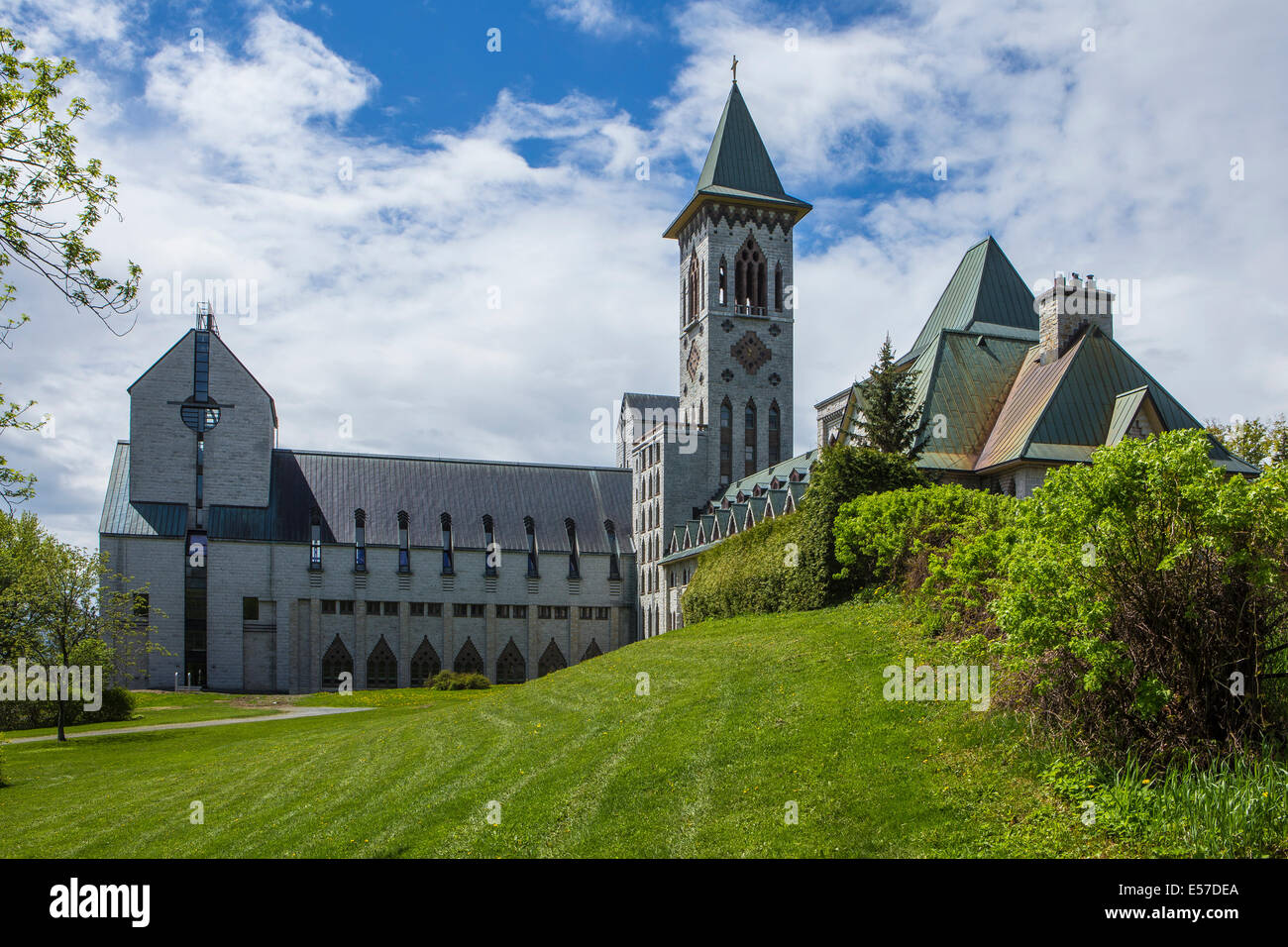 Abbaye de StBenoitDuLac (Abbaye Saint Benoît) est illustré à St
