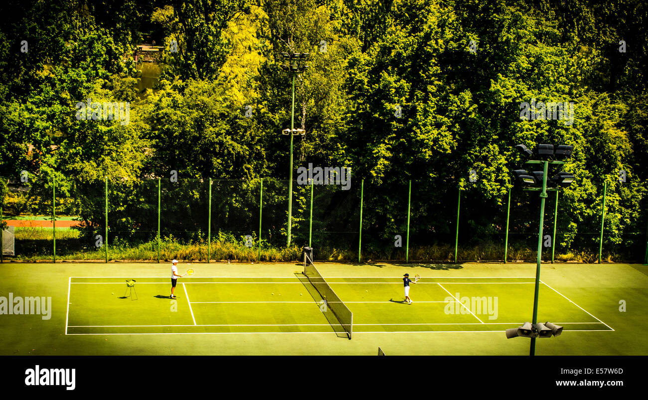 Jeu de tennis sur le green court. Pologne Banque D'Images
